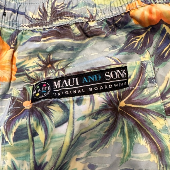 Maui and Sons Men’s Board Shorts - Picture 3 of 5